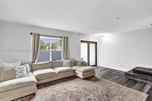 7402 NW 75th St, Tamarac, FL 33321 - Photo 14