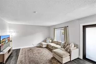 7402 NW 75th St, Tamarac, FL 33321 - Photo 12