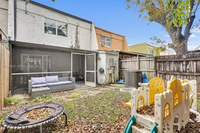 7402 NW 75th St, Tamarac, FL 33321 - Photo 28