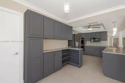 2070 NE 65th St, Fort Lauderdale, FL 33308 - Photo 8