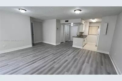 2831 N Oakland Forest Dr #112, Oakland Park, FL 33309 - Photo 4