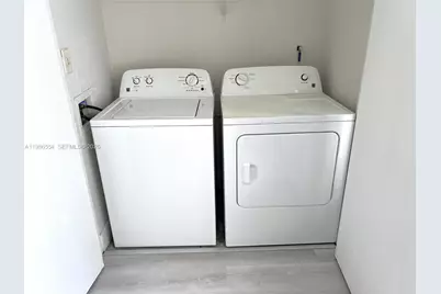 2831 N Oakland Forest Dr #112, Oakland Park, FL 33309 - Photo 10