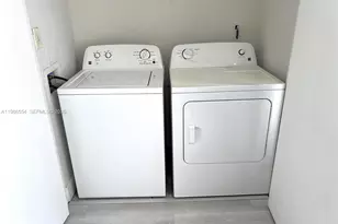 2831 N Oakland Forest Dr, Oakland Park, FL 33309 - Photo 10