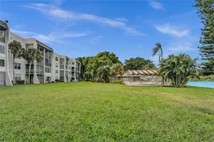 9440 Poinciana Pl, Davie, FL 33324 - Photo 38