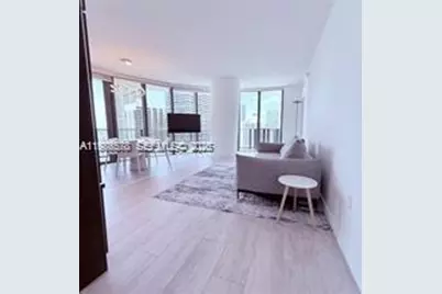 55 SW 9th St #3903, Miami, FL 33130 - Photo 2