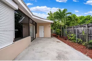 52 E 50th Pl, Hialeah, FL 33013 - Photo 14