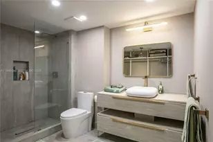 1800 NE 114th St, Miami, FL 33181 - Photo 18