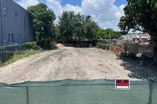 1976 NW 25th Ave, Miami, FL 33125 - Photo 2