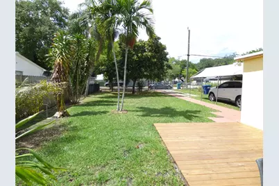 8155 NW 15th Ave, Miami, FL 33147 - Photo 14
