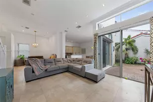 1104 Redwood St, Hollywood, FL 33019 - Photo 8