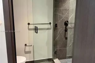 20 NE 11th St, Miami, FL 33132 - Photo 6