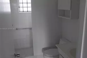 1050 Atlantic Shores Blvd, Hallandale Beach, FL 33009 - Photo 8