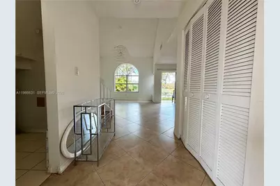 12619 NW 11th Pl, Sunrise, FL 33323 - Photo 4