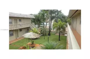 1370 NE 119th St, Miami, FL 33161 - Photo 4