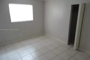 1370 NE 119th St, Miami, FL 33161 - Photo 12