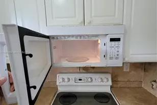 1370 NE 119th St, Miami, FL 33161 - Photo 32