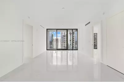 300 Biscayne Blvd Way #2409, Miami, FL 33131 - Photo 12