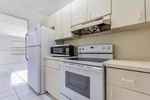 15260 SW 80th St, Kendall, FL 33193 - Photo 1