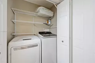 2564 NW 89th Dr, Coral Springs, FL 33065 - Photo 24