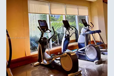 1050 Brickell Ave #2102, Miami, FL 33131 - Photo 12