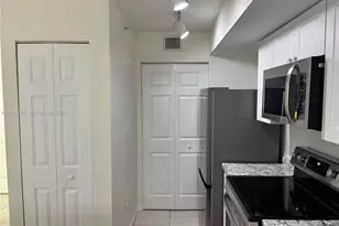 655 SW 111th Way, Pembroke Pines, FL 33025 - Photo 14