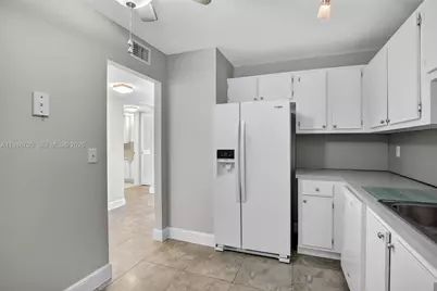 3050 NE 16th Ave #407, Oakland Park, FL 33334 - Photo 2