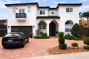 7770 NW 161st Terrace, Miami Lakes, FL 33016 - Photo 2