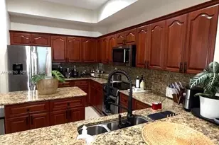 7770 NW 161st Terrace, Miami Lakes, FL 33016 - Photo 10
