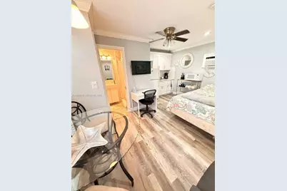 57 NE 24th St #Cottage, Wilton Manors, FL 33305 - Photo 4