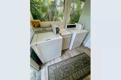 57 NE 24th St #Cottage, Wilton Manors, FL 33305 - Photo 10