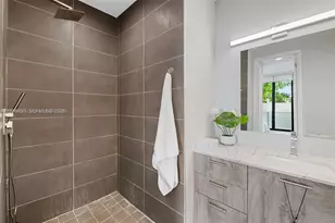 645 NE 4th Ave, Fort Lauderdale, FL 33304 - Photo 8