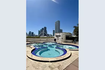 1717 Bayshore Dr Apt #A-1548, Miami, FL 33131 - Photo 16