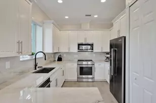 1121 NE 14th Ave, Fort Lauderdale, FL 33304 - Photo 4