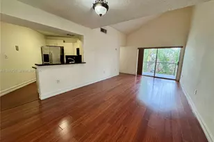 9731 Fontainebleau Blvd, Miami, FL 33172 - Photo 4