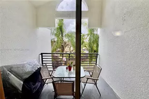 9731 Fontainebleau Blvd, Miami, FL 33172 - Photo 14