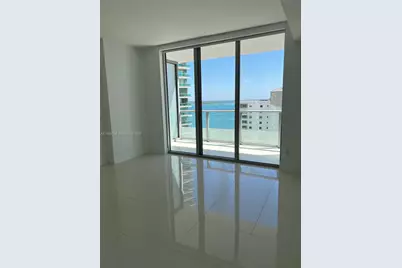 1300 Brickell Bay Dr #1606, Miami, FL 33131 - Photo 4