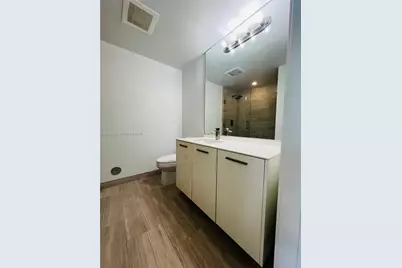 1300 Brickell Bay Dr #1606, Miami, FL 33131 - Photo 12