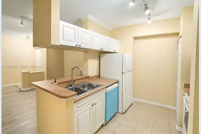 17150 N Bay Rd #2122, Sunny Isles Beach, FL 33160 - Photo 6