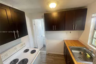 5738 Garfield St, Hollywood, FL 33021 - Photo 10