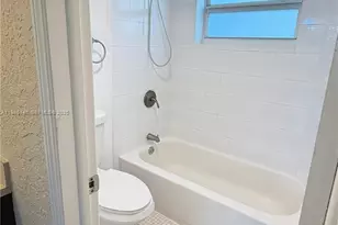 9461 Evergreen Pl, Davie, FL 33324 - Photo 12