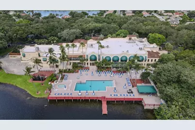 9461 Evergreen Pl #305, Davie, FL 33324 - Photo 2