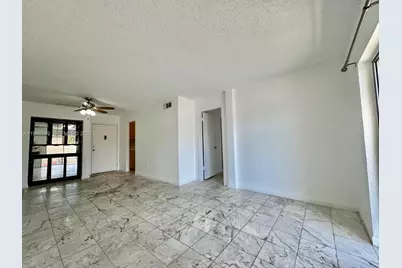 1051 SW 1st St #212, Miami, FL 33130 - Photo 4