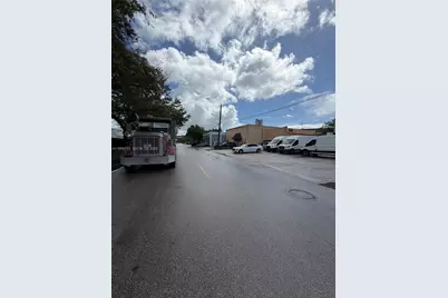 330 NW 171st St, North Miami Beach, FL 33169 - Photo 2