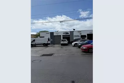 330 NW 171st St, North Miami Beach, FL 33169 - Photo 4