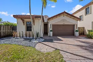 15404 SW 175th St, Miami, FL 33187 - Photo 2