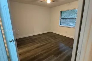 605 Ixoria Ave, Fort Pierce, FL 34982 - Photo 4