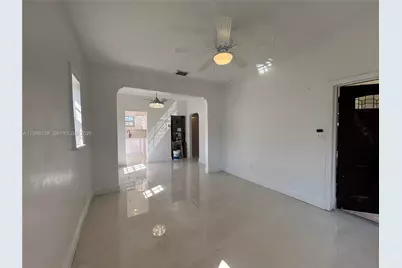 521 NW 48th St, Miami, FL 33127 - Photo 14