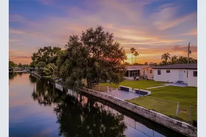 1061 NW 87th St, Miami, FL 33150 - Photo 24