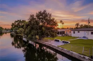 1061 NW 87th St, Miami, FL 33150 - Photo 24