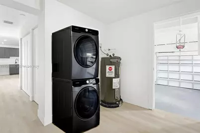 1061 NW 87th St, Miami, FL 33150 - Photo 14